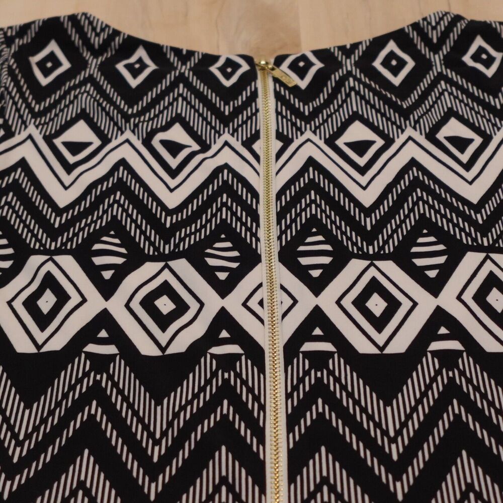 Eliza J Woman 4 Dress Multicolor Chevron Print 3/4 Sleeve Boat Neck Shift - Picture 5 of 11